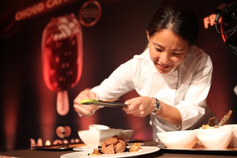 Asia's Best Pastry Chef Janice Wong at Magnum Choco Cappuccino  Masterclass_Mumbai (2) - Copy